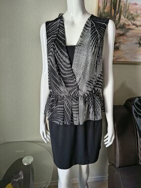 Bisou Bisou Black & White Printed Sleeveless Peplum Camisole